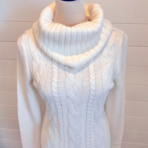 VENUS Sweater Dress - Picture 3 of 3